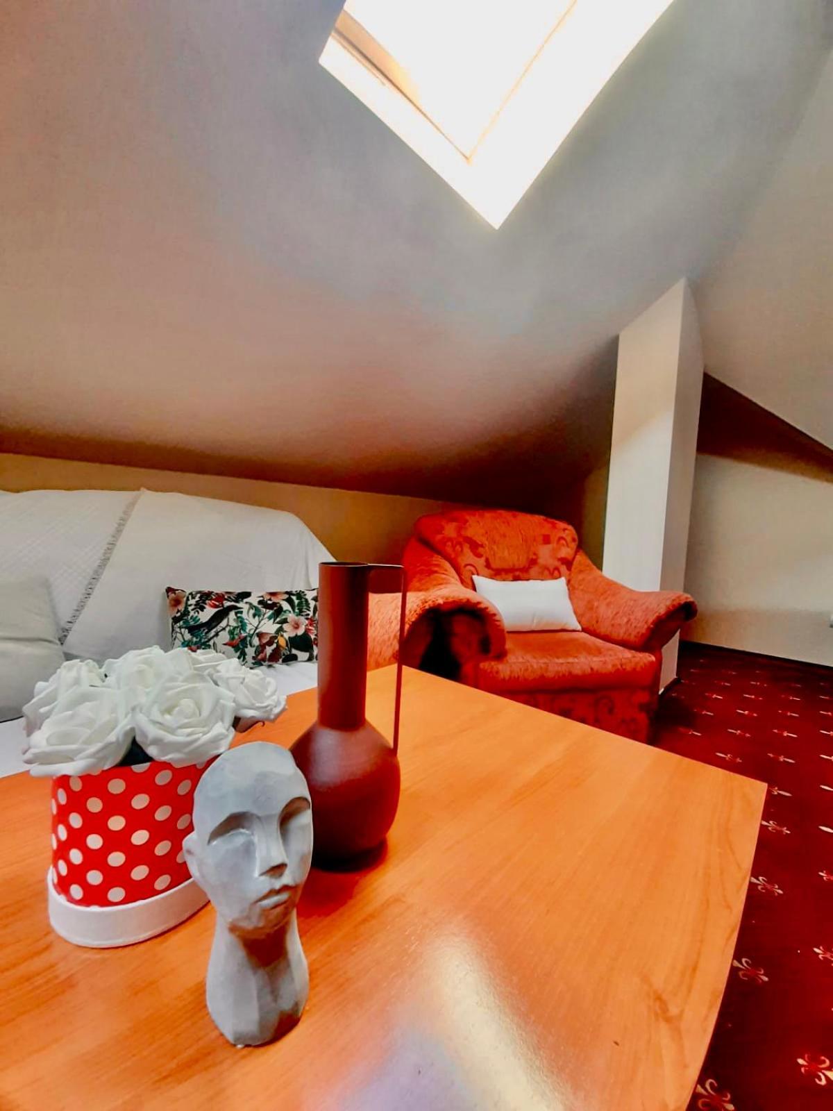 Vila Miluna Mamaia Exteriör bild