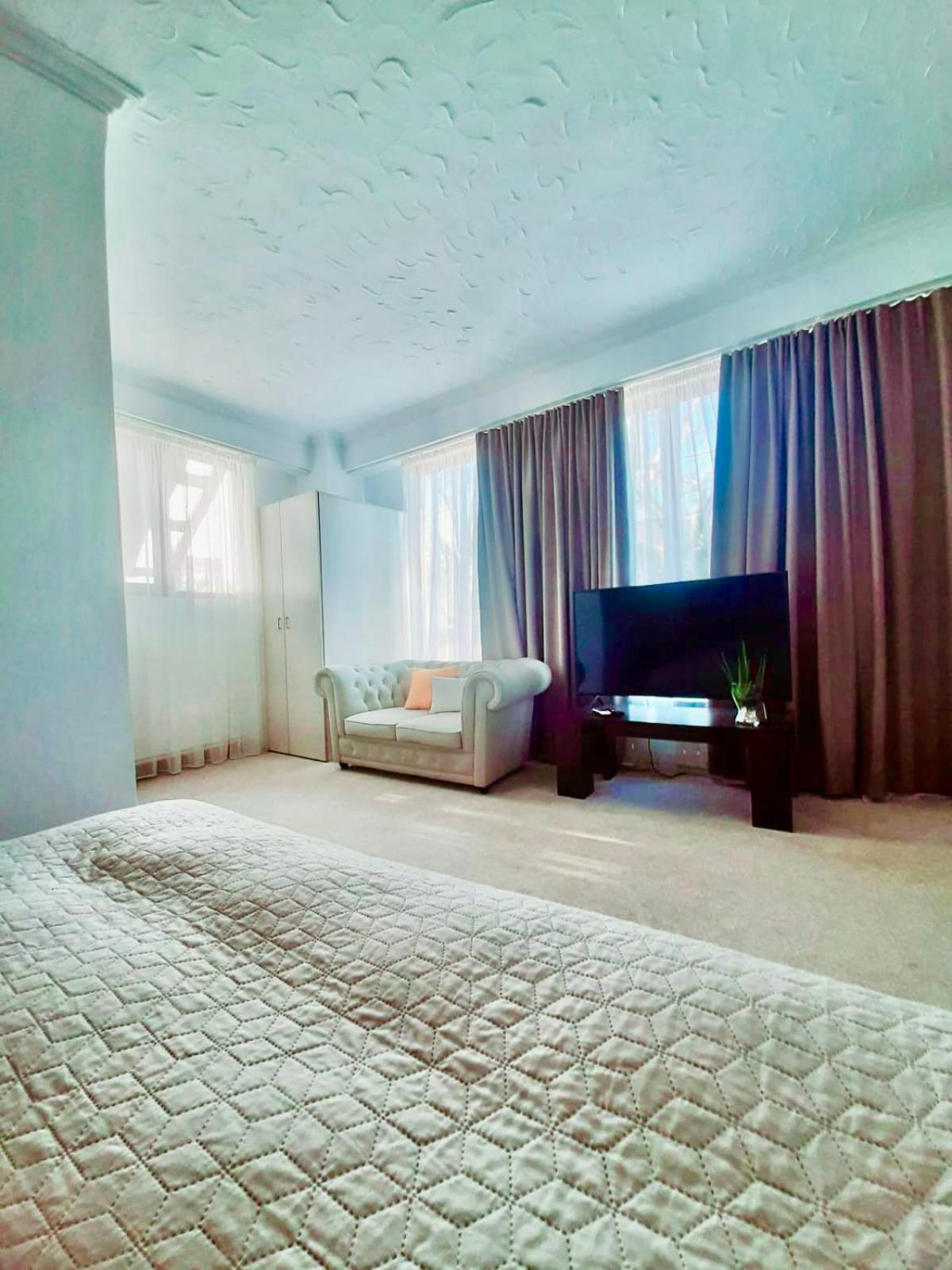 Vila Miluna Mamaia Exteriör bild