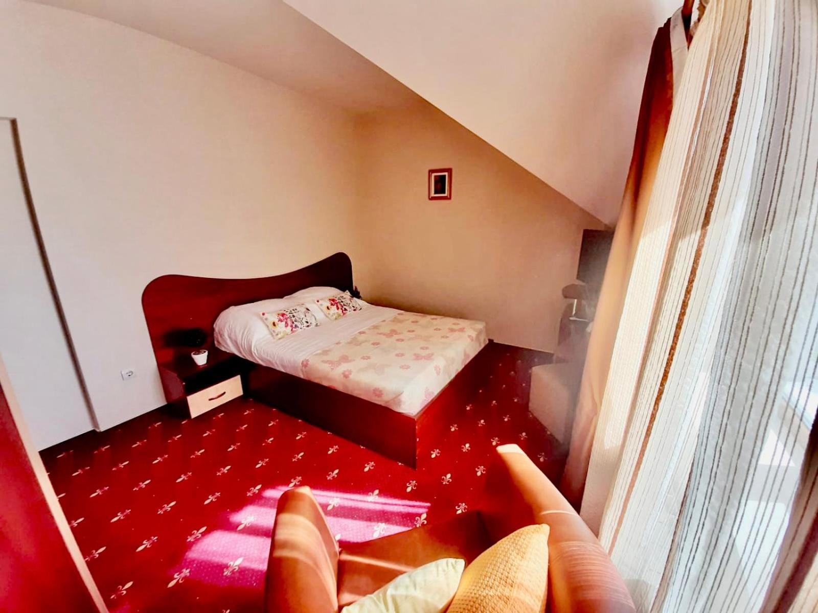 Vila Miluna Mamaia Exteriör bild