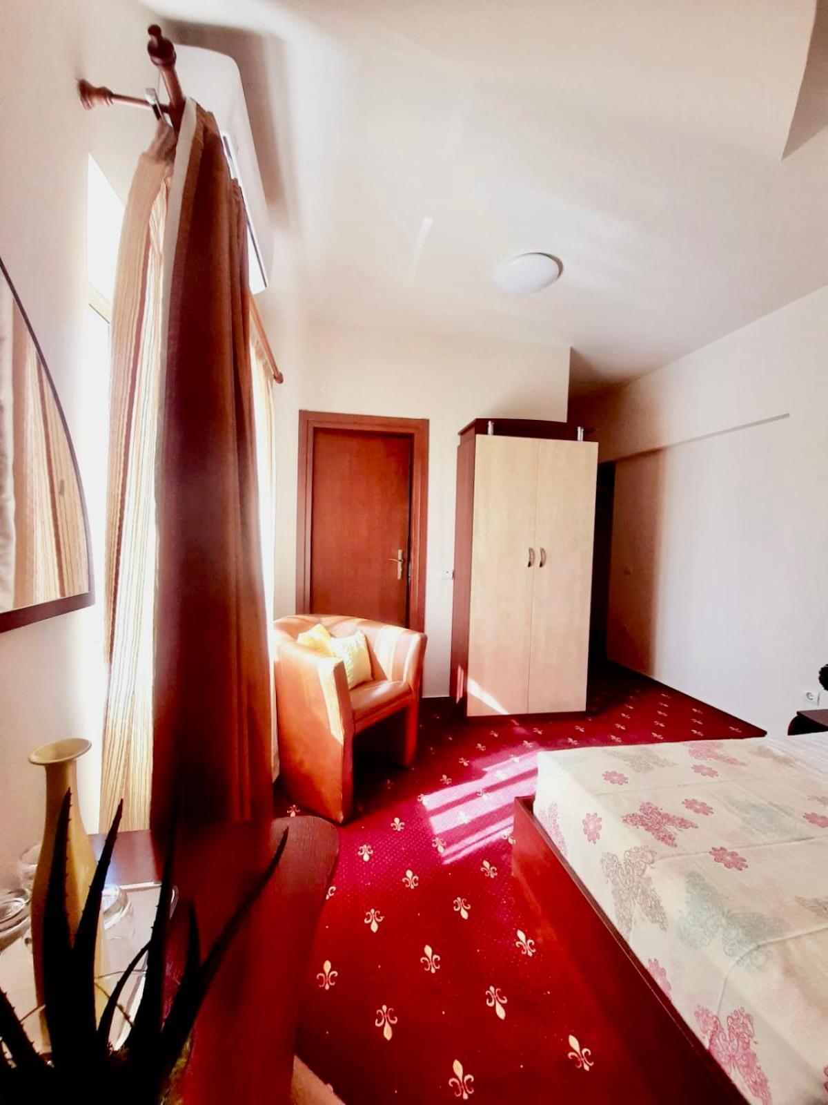 Vila Miluna Mamaia Exteriör bild